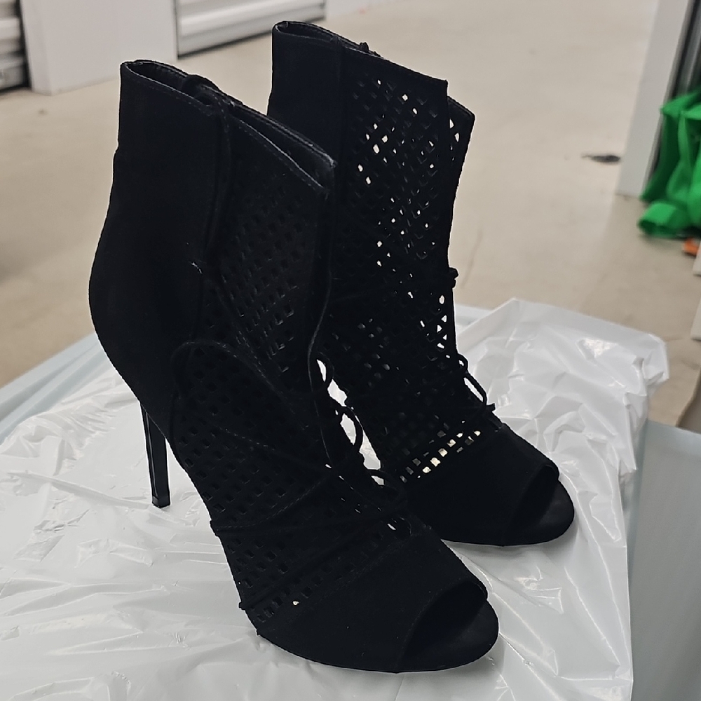 Guess Black Peep-Toe Heeled Boots